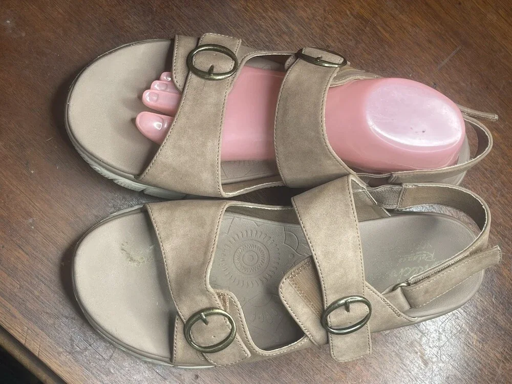 Skechers Women’s 11 Wide Easy Going Adjustable Vegan Sandals Certified Charm Tan
